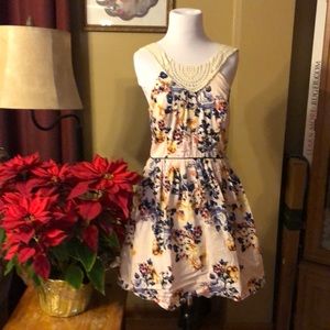 Juniors summer dress with floral print